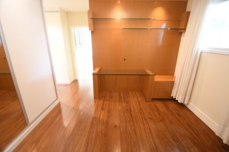 Casa de condomínio para alugar com 420m², 4 quartos e 4 vagasQuarto 1 - Suíte