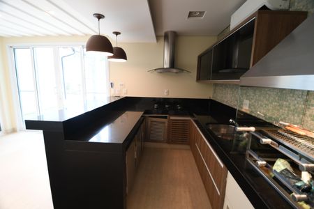 Casa de condomínio para alugar com 420m², 4 quartos e 4 vagasVaranda gourmet