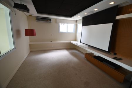 Sala de TV de casa de condomínio para alugar com 4 quartos, 420m² em Loteamento Alphaville Campinas, Campinas