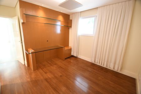 Casa de condomínio para alugar com 420m², 4 quartos e 4 vagasQuarto 1 - Suíte