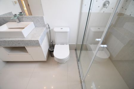 Casa de condomínio para alugar com 420m², 4 quartos e 4 vagasBanheiro Suíte