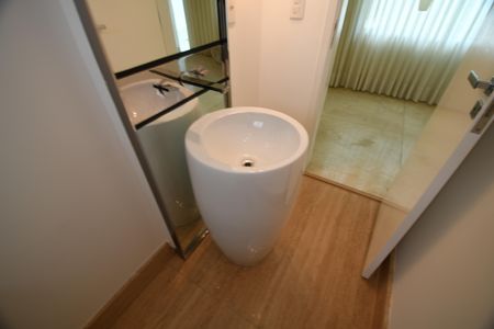 Casa de condomínio para alugar com 420m², 4 quartos e 4 vagasLavabo 2