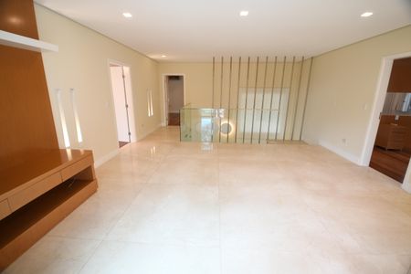 Casa de condomínio para alugar com 420m², 4 quartos e 4 vagasMezanino