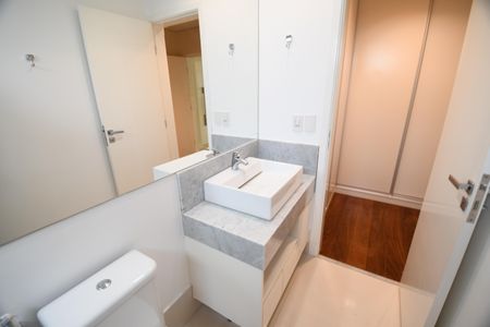 Casa de condomínio para alugar com 420m², 4 quartos e 4 vagasBanheiro Suíte