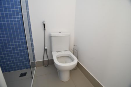 Casa de condomínio para alugar com 420m², 4 quartos e 4 vagasBanheiro de serviço