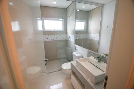 Casa de condomínio para alugar com 420m², 4 quartos e 4 vagasBanheiro Suíte