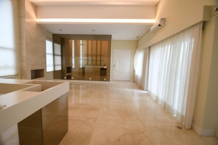 Sala de casa de condomínio para alugar com 4 quartos, 420m² em Loteamento Alphaville Campinas, Campinas