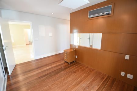 Casa de condomínio para alugar com 420m², 4 quartos e 4 vagasQuarto 2 - Suíte