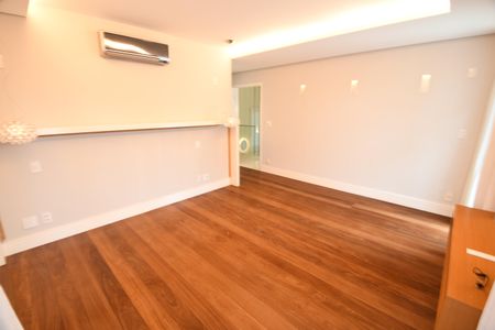 Casa de condomínio para alugar com 420m², 4 quartos e 4 vagasQuarto 3 - Suíte