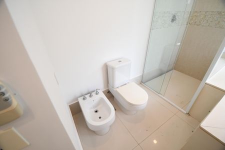 Casa de condomínio para alugar com 420m², 4 quartos e 4 vagasBanheiro Suíte