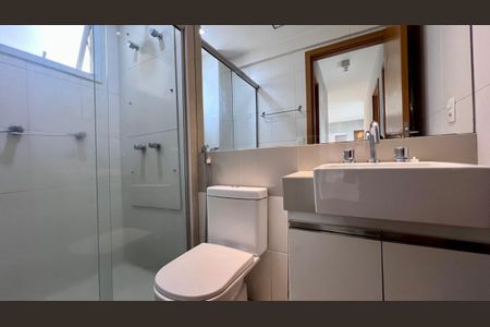 Apartamento à venda com 80m², 3 quartos e 2 vagasbanho