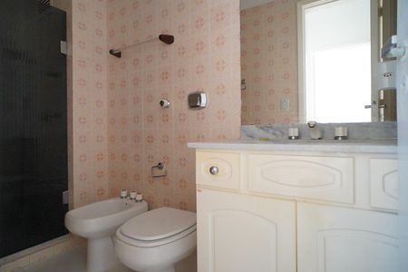 Apartamento à venda com 37m², 2 quartos e 1 vaga Apartamento à venda com 37m², 2 quartos e 1 vagaBanheiro