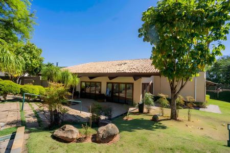 Casa de condomínio à venda com 600m², 4 quartos e 4 vagas Casa de condomínio à venda com 600m², 4 quartos e 4 vagasÁrea externa