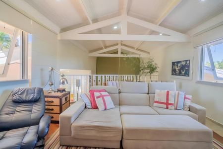 Casa de condomínio à venda com 600m², 4 quartos e 4 vagas Casa de condomínio à venda com 600m², 4 quartos e 4 vagasSala