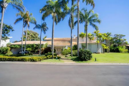 Casa de condomínio à venda com 600m², 4 quartos e 4 vagas Casa de condomínio à venda com 600m², 4 quartos e 4 vagasÁrea externa