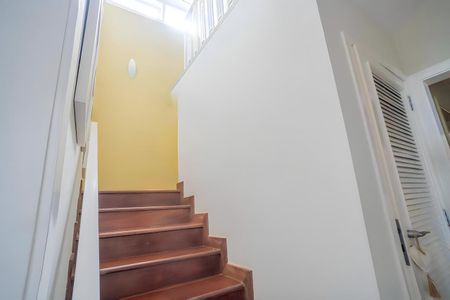 Casa de condomínio à venda com 600m², 4 quartos e 4 vagas Casa de condomínio à venda com 600m², 4 quartos e 4 vagasSala