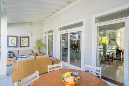 Casa de condomínio à venda com 600m², 4 quartos e 4 vagas Casa de condomínio à venda com 600m², 4 quartos e 4 vagasÁrea externa