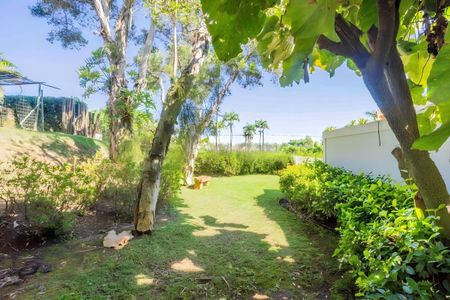 Casa de condomínio à venda com 600m², 4 quartos e 4 vagas Casa de condomínio à venda com 600m², 4 quartos e 4 vagasÁrea externa