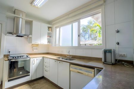 Casa de condomínio à venda com 600m², 4 quartos e 4 vagas Casa de condomínio à venda com 600m², 4 quartos e 4 vagasCozinha