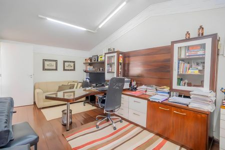 Casa de condomínio à venda com 600m², 4 quartos e 4 vagas Casa de condomínio à venda com 600m², 4 quartos e 4 vagasSala