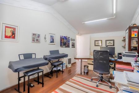 Casa de condomínio à venda com 600m², 4 quartos e 4 vagasQuarto