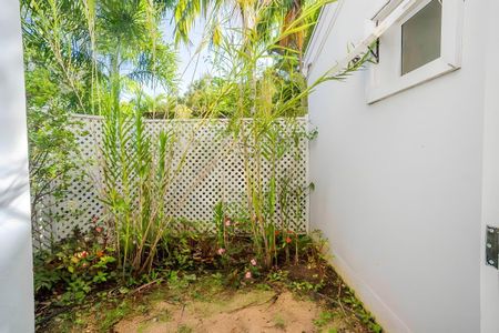 Casa de condomínio à venda com 600m², 4 quartos e 4 vagas Casa de condomínio à venda com 600m², 4 quartos e 4 vagasÁrea externa