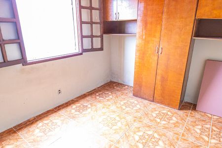 Casa à venda com 250m², 3 quartos e 3 vagas Casa à venda com 250m², 3 quartos e 3 vagasQuarto 2