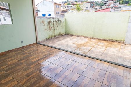 Casa à venda com 250m², 3 quartos e 3 vagas Casa à venda com 250m², 3 quartos e 3 vagasarea cobertura