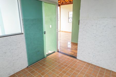 Casa à venda com 250m², 3 quartos e 3 vagas Casa à venda com 250m², 3 quartos e 3 vagasCozinha cobertura