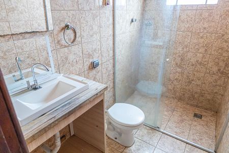 Casa à venda com 250m², 3 quartos e 3 vagas Casa à venda com 250m², 3 quartos e 3 vagasBanheiro