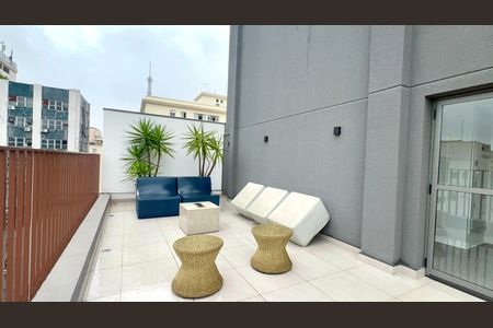Studio à venda com 25m², 1 quarto e sem vaga Studio à venda com 25m², 1 quarto e sem vagaRoftop