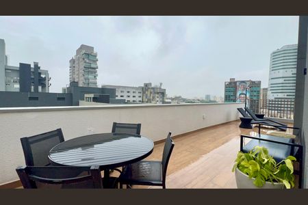 Studio à venda com 25m², 1 quarto e sem vaga Studio à venda com 25m², 1 quarto e sem vagaRoftop