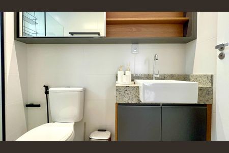 Studio à venda com 25m², 1 quarto e sem vaga Studio à venda com 25m², 1 quarto e sem vagaBanheiro