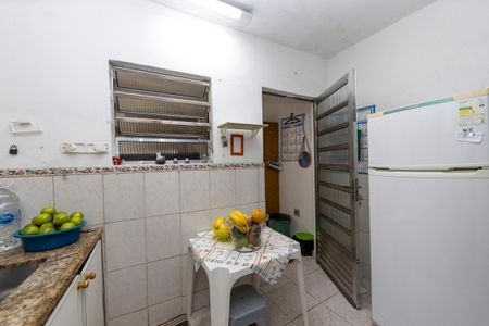 Cozinha Inferior de casa para alugar com 3 quartos, 145m² em Jardim Regina Alice, Barueri