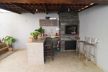 Casa à venda com 280m², 3 quartos e 3 vagasVaranda