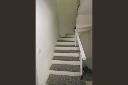 Casa à venda com 280m², 3 quartos e 3 vagasEscada