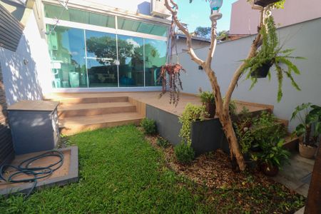 Casa à venda com 280m², 3 quartos e 3 vagasQuintal