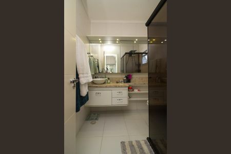 Casa à venda com 280m², 3 quartos e 3 vagasBanheiro da Suíte 1
