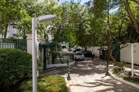 Apartamento à venda com 120m², 3 quartos e 2 vagas Apartamento à venda com 120m², 3 quartos e 2 vagasPortaria