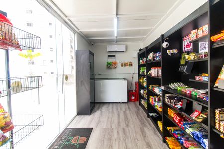 Apartamento para alugar com 51m², 2 quartos e 1 vagaMini Mercado