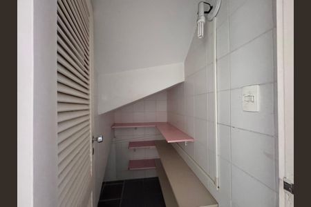 Casa de condomínio à venda com 460m², 5 quartos e 2 vagasCozinha  - Despensa