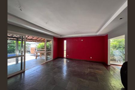Casa de condomínio à venda com 460m², 5 quartos e 2 vagasSala