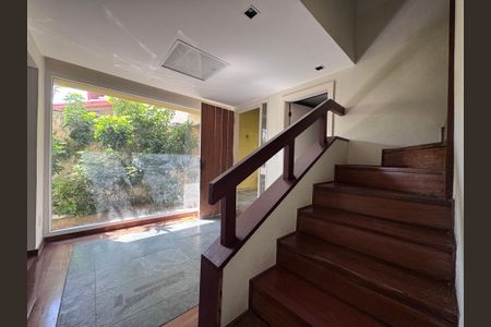 Casa de condomínio à venda com 460m², 5 quartos e 2 vagasSala