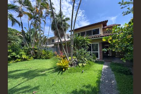 Casa de condomínio à venda com 460m², 5 quartos e 2 vagasÁrea externa