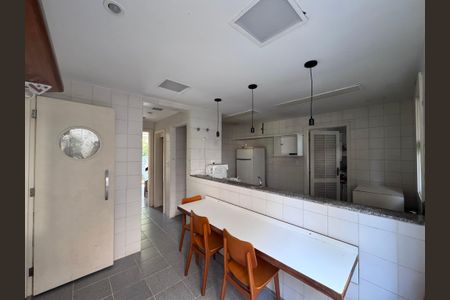 Casa de condomínio à venda com 460m², 5 quartos e 2 vagasCozinha