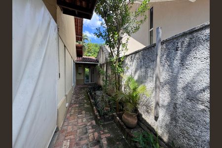 Casa de condomínio à venda com 460m², 5 quartos e 2 vagasÁrea externa