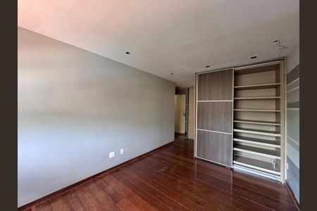 Casa de condomínio à venda com 460m², 5 quartos e 2 vagasSuite 2