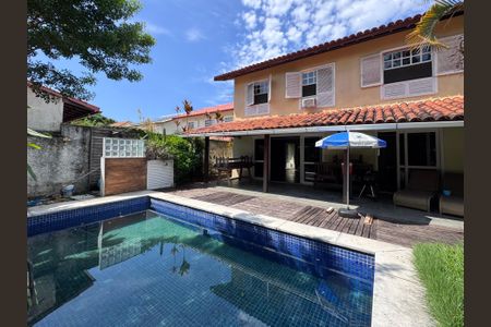 Casa de condomínio à venda com 460m², 5 quartos e 2 vagasÁrea externa