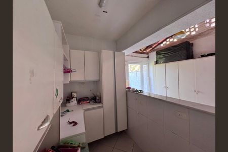 Casa de condomínio à venda com 460m², 5 quartos e 2 vagasÁrea de Serviço 