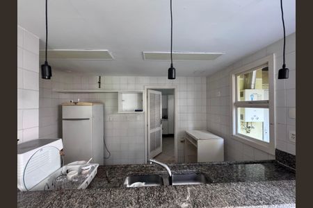 Casa de condomínio à venda com 460m², 5 quartos e 2 vagasCozinha